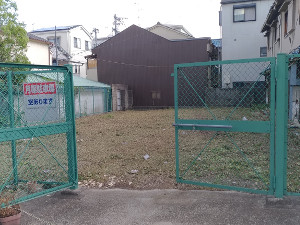 ハンマーナイフモアで草刈り後の空き地【大阪市】